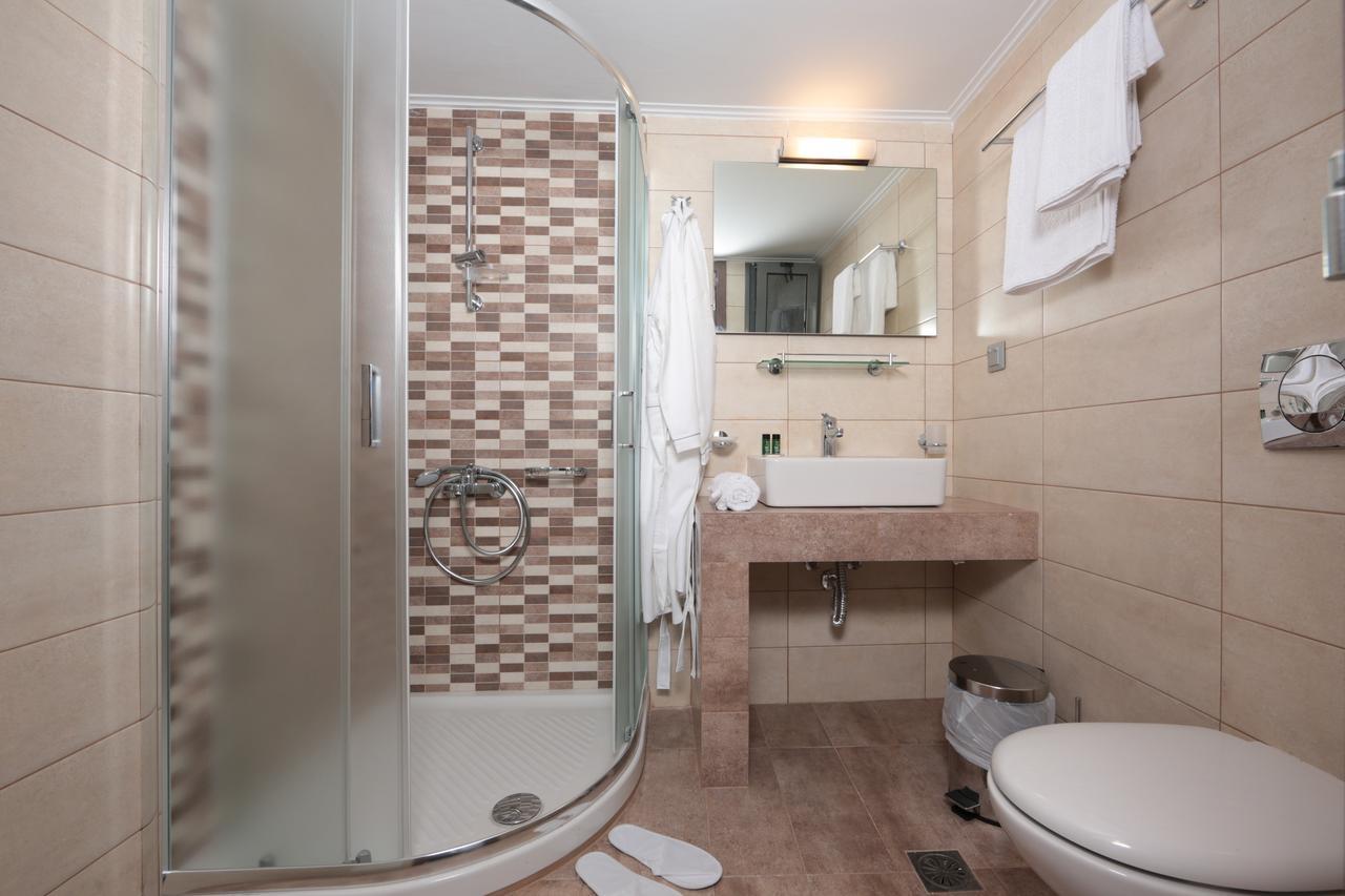 Meni Apartments Athena Bagian luar foto